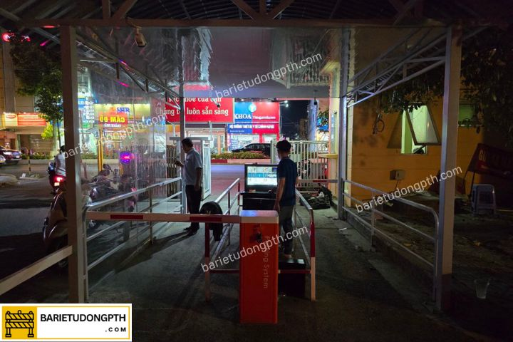 lắp hệ thốn giữ xe cho bệnh viện quân y