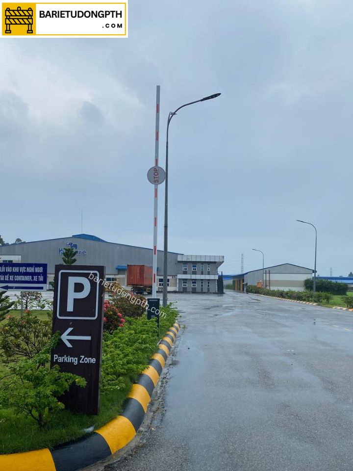 lắp barie cần thẳng khu công nghiệp