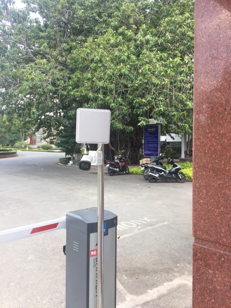 hệ thống đâu đọc thẻ tầm xa uhf