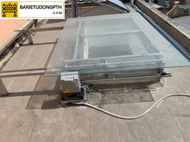 giá lắp giếng trời thông minh