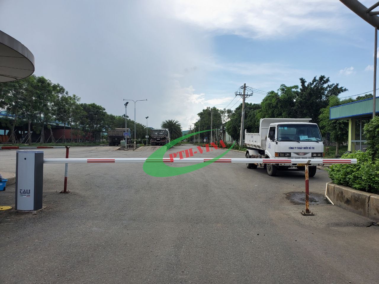 Barie tự động TAU (tay cần dài 8m)