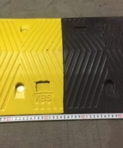Gờ giảm tốc xe tải