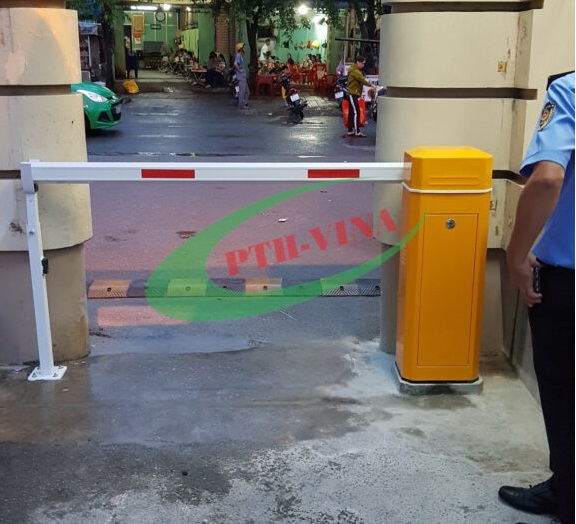 Lắp barie tự động kết hợp chấm công vân tay tại FPT CÀ MAU 13 lắp barie kết hợp chấm công tại cà mau