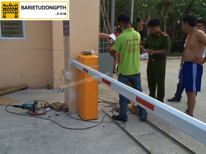 lợi ích khi lắp barie chắn xe cho khu quân sự