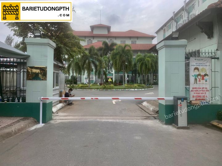 lắp barie cần thẳng cho bệnh viện