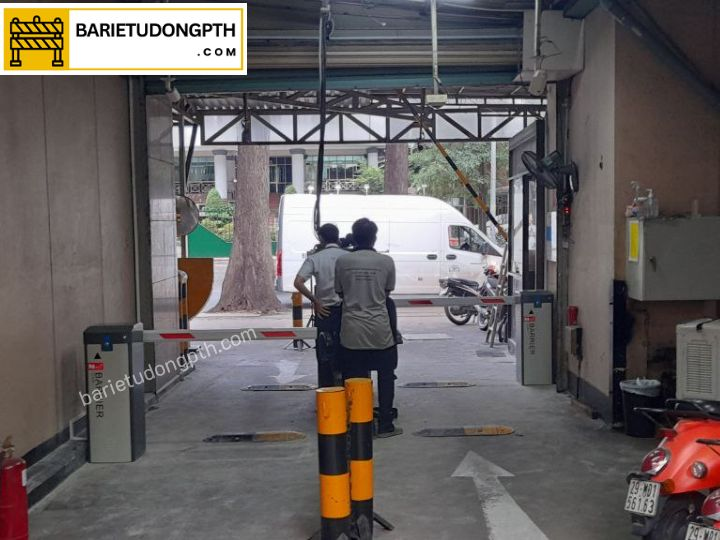 kỹ thuật pth vó hơn 3 năm kinh nghiệm lắp barie
