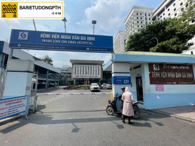 lắp barie tự động cho bệnh viện