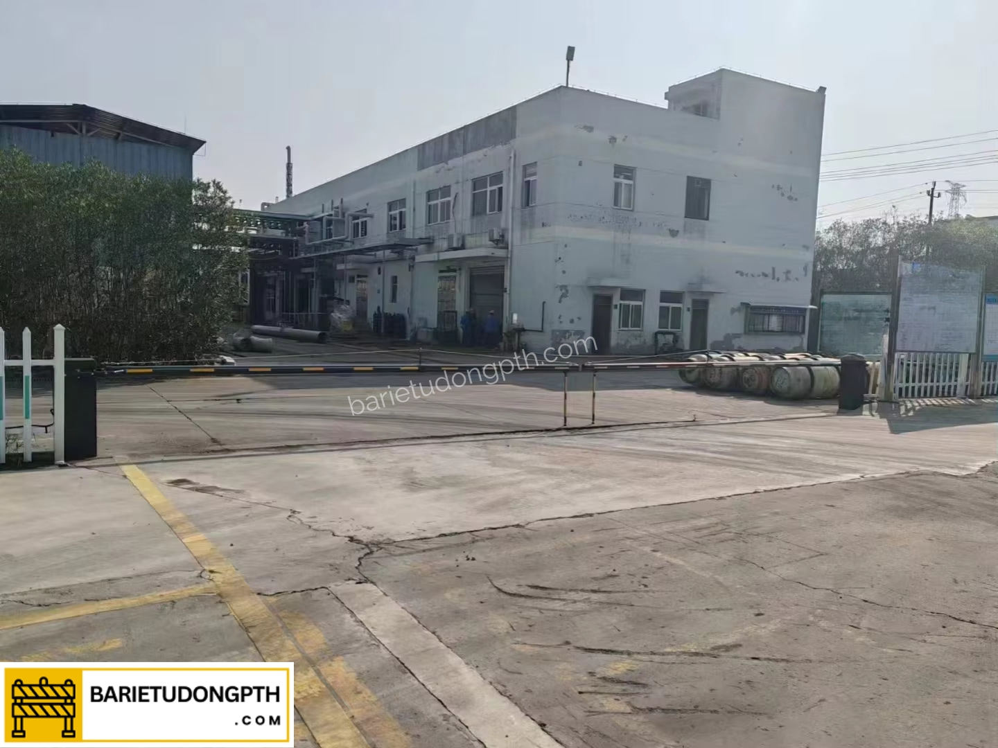 Barie chắn tàu tay cần dài 10m 2 Barie chắn tàu