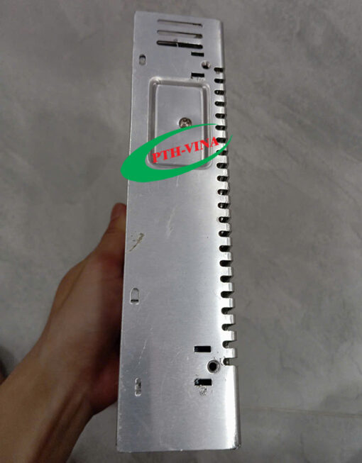 thực hiện chuyển đổi điện áp phù hợp cho motor hoạt động