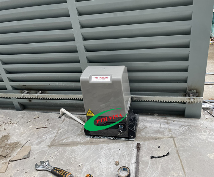 lắp motor trượt nhà trọ quận 7