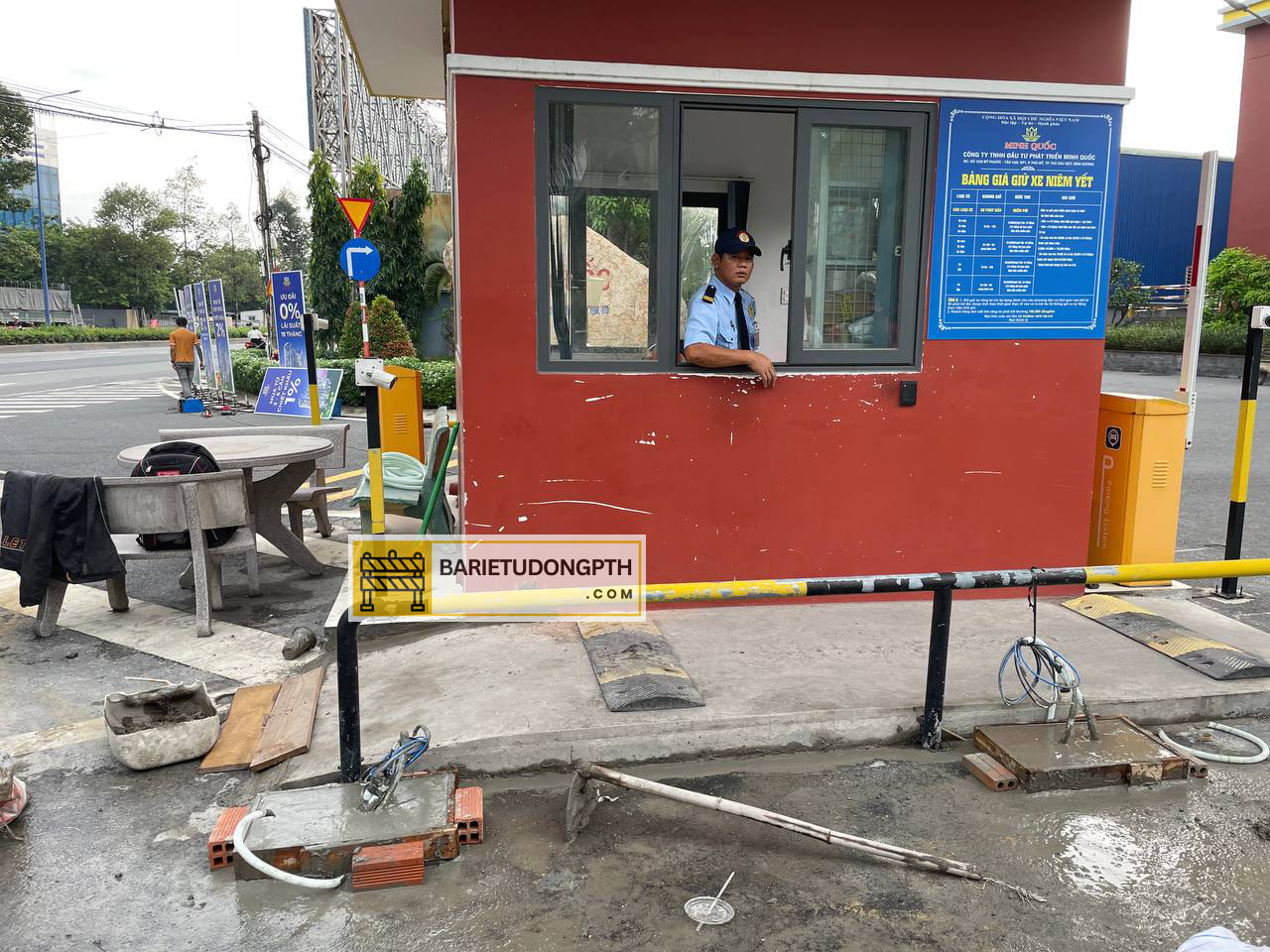 gắn ngay lối vào