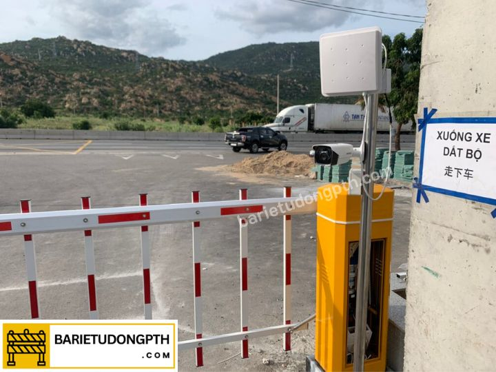 hệ thống giữ xe ô tô cho nhà máy