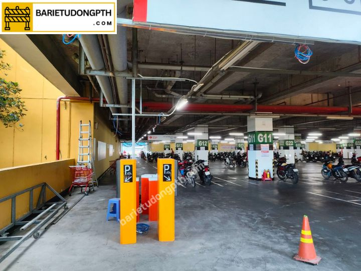 hệ thống giữ xe kết hợp tủ nhả thẻ trung tâm thương mại