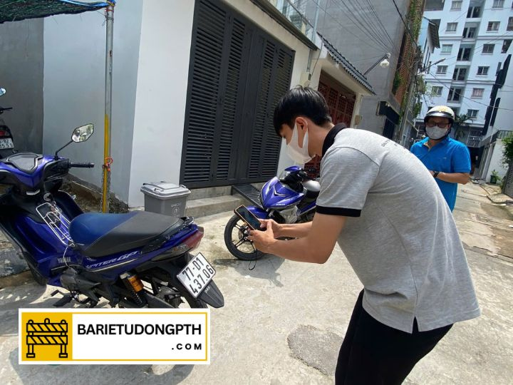 đơn vị chuyên lắp máy giữ xe cầm tay