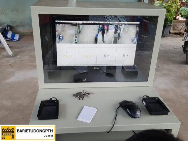 Lắp máy giữ xe cho cơ quan, công ty, doanh nghiệp 3 máy quẹt thẻ giữ xe cho co quan