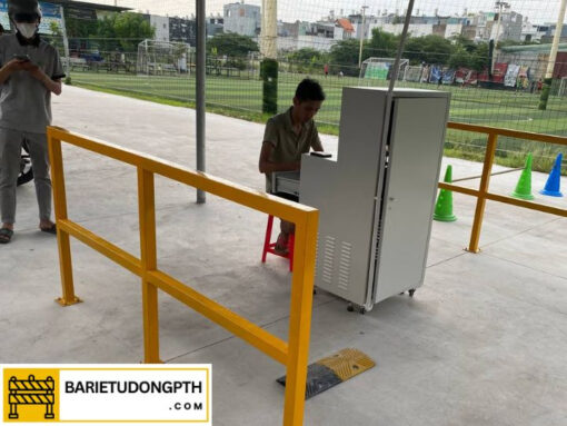 mô hình máy quẹt thẻ xe sân banh
