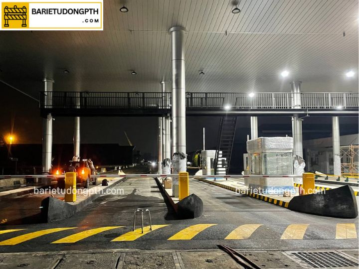 lắp barrier cho trạm thu phí