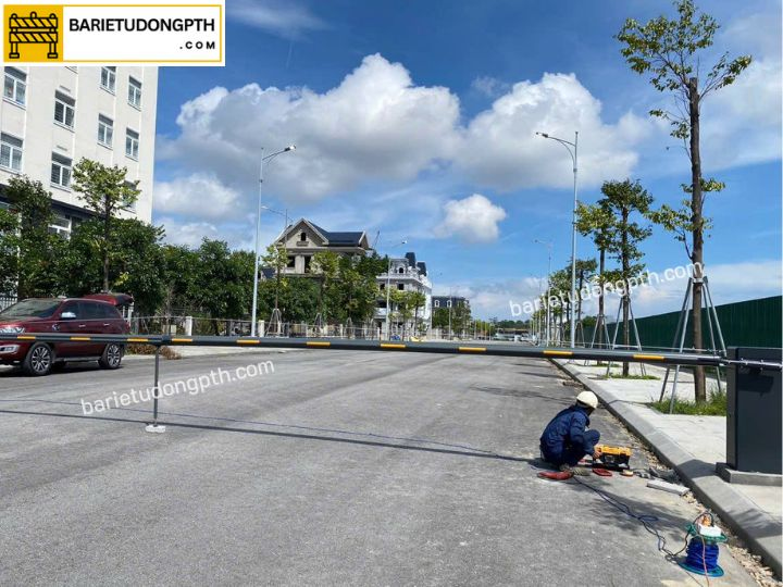 pth vina chuyên lắp barie tự động