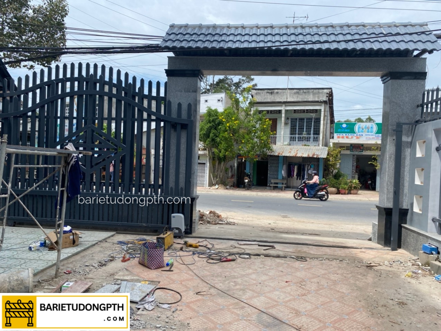 Lắp motor cổng trượt DEA cho nhà ở tại Bến Tre 4 motor cổng tự động tại tây ninh