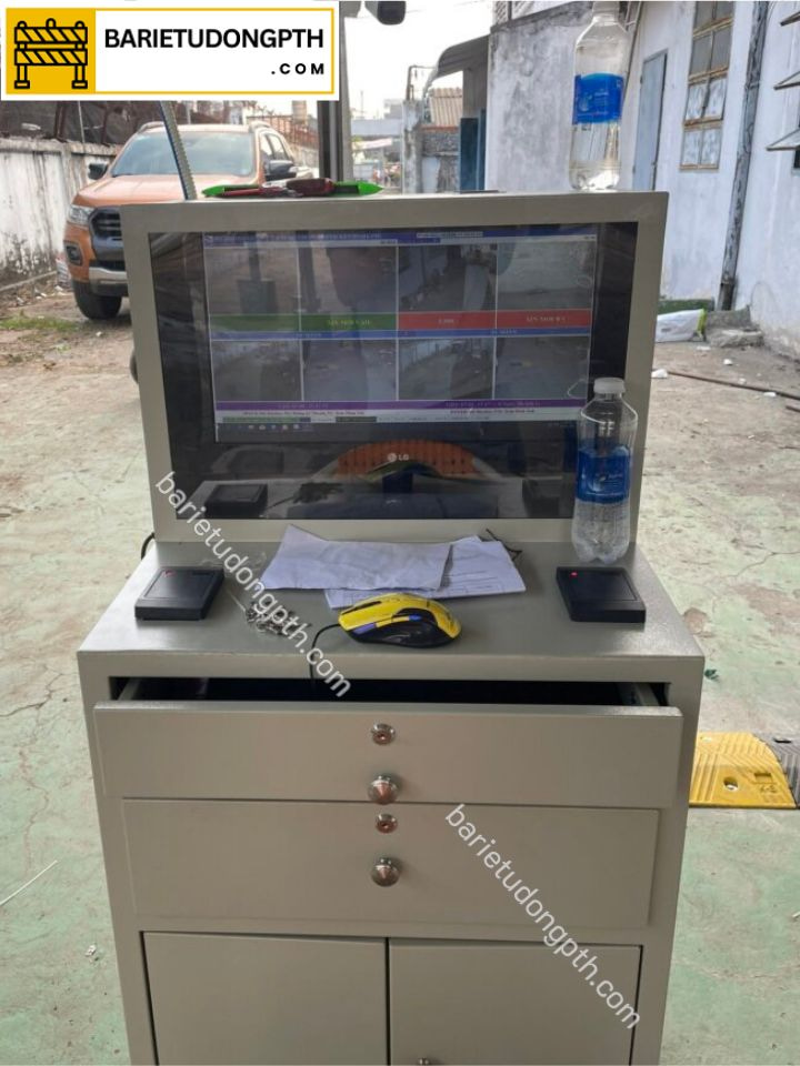 tủ trông giữ xe
