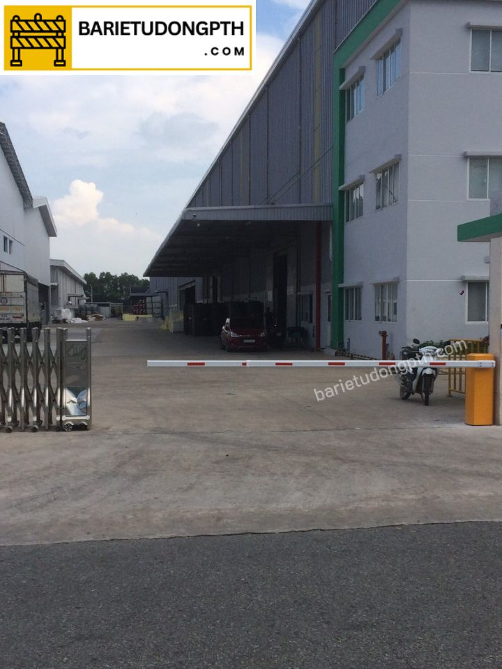 lắp barie chắn xe hiệu bisen cho công ty