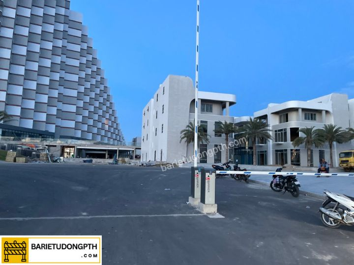 xu hướng lắp barie chắn xe cho khách sạn