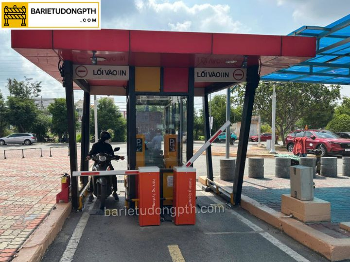 lắp barie cần thẳng cho trung tâm thương mại