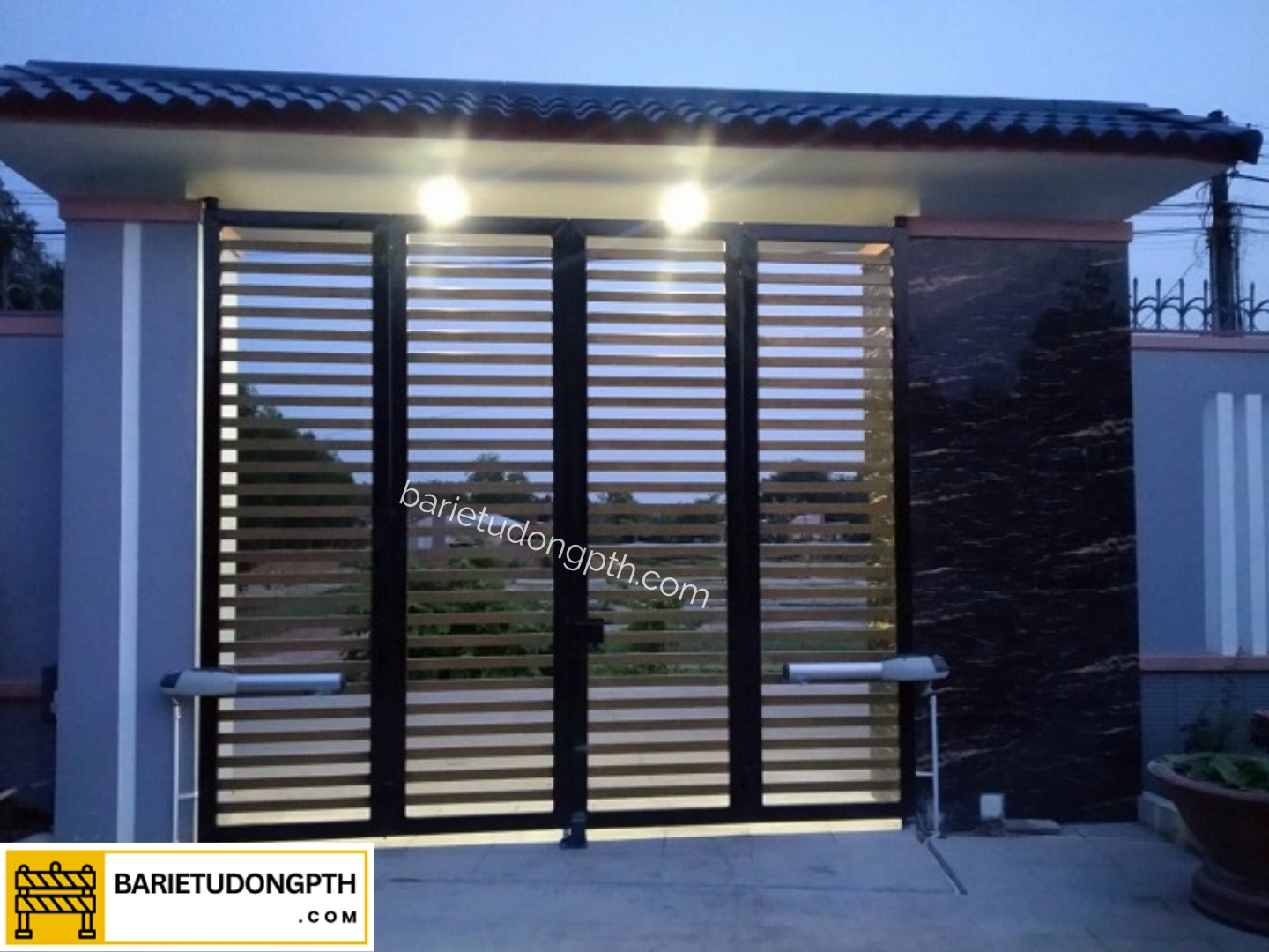 Báo giá cổng mở cánh tự động mới nhất 2025 5 cổng mở 4 cánh tự động