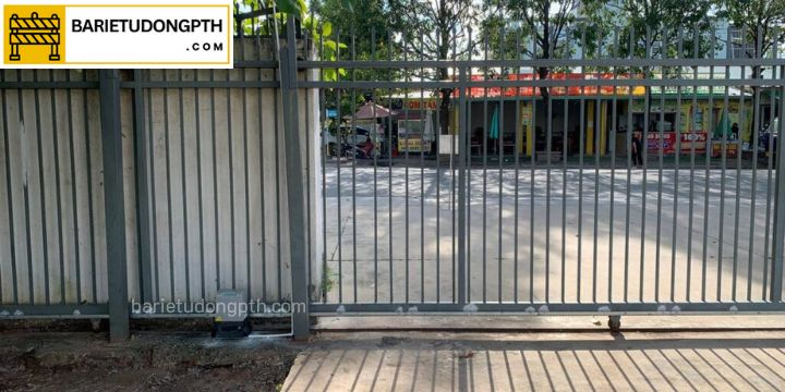 ứng dụng lắp cổng sắt trượt tự động