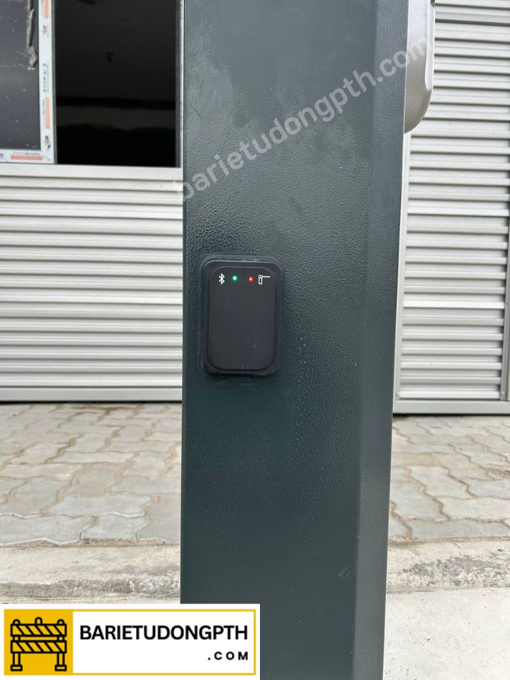 Lắp 4 trụ barie tự động DEA tại KCN PHÚ MỸ 3 9 cảm biến radar đóng mở barie