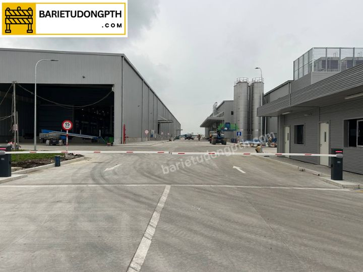 Lắp 4 trụ barie tự động DEA tại KCN PHÚ MỸ 3 2 thiết kế lắp được cho mọi lối ra vào