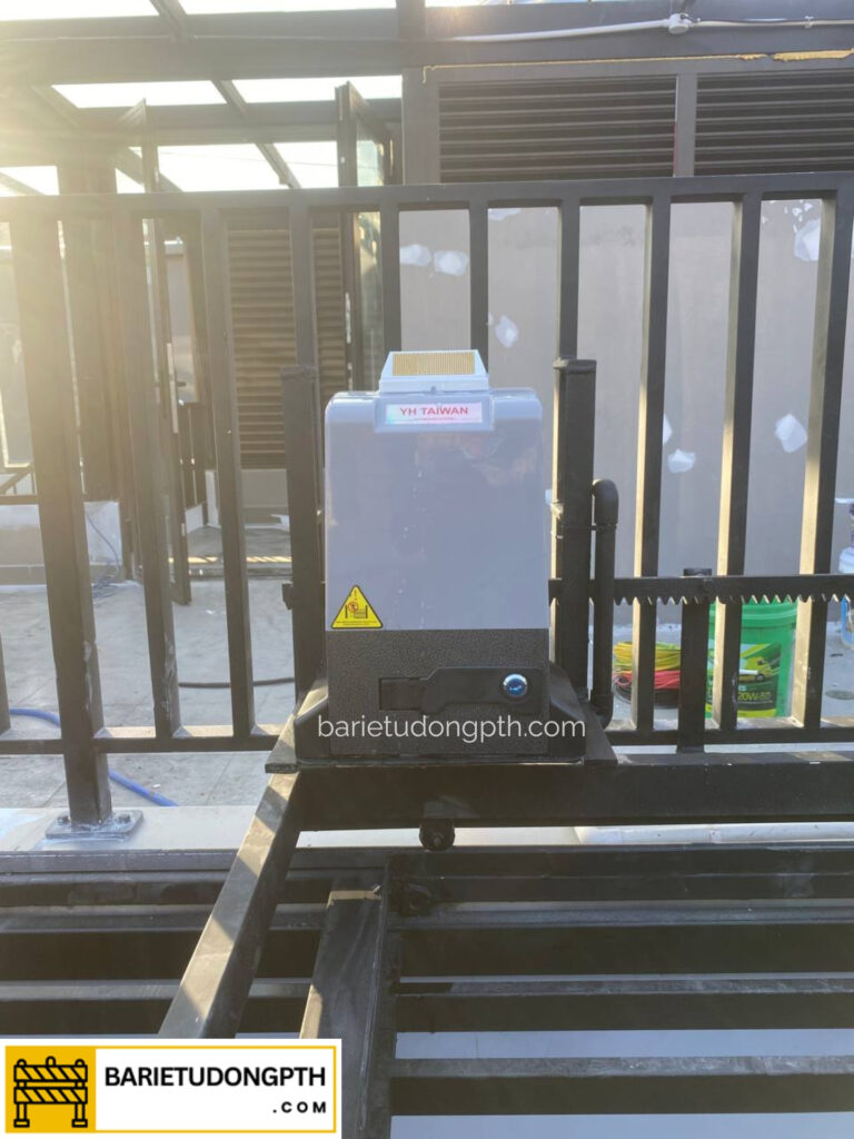 Lắp 2 motor giếng trời YH tại Thạnh Mỹ Lợi, Quận 2 17 giếng trời tự động tp đà nẵng