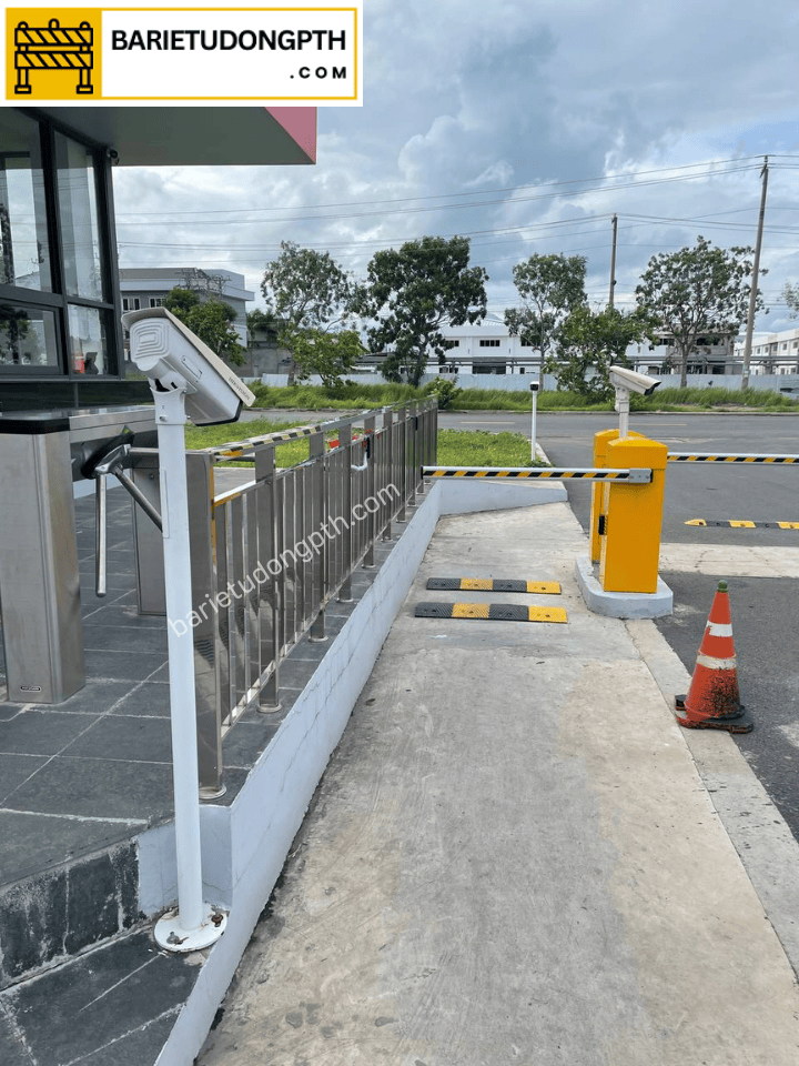 giữ xe ô tô bằng camera ai nhận diện biển số