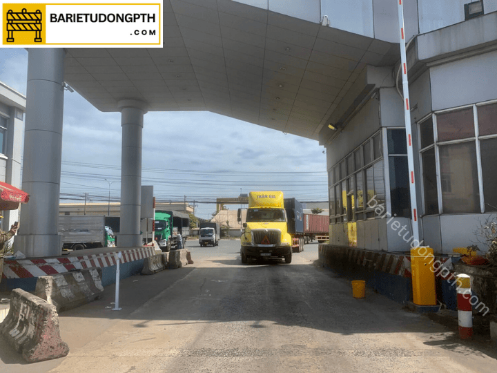 Lắp barie chắn đường tại Cà Mau - Bạc Liêu 26 lắp cổng barie chắn xe tự động tại cà mau