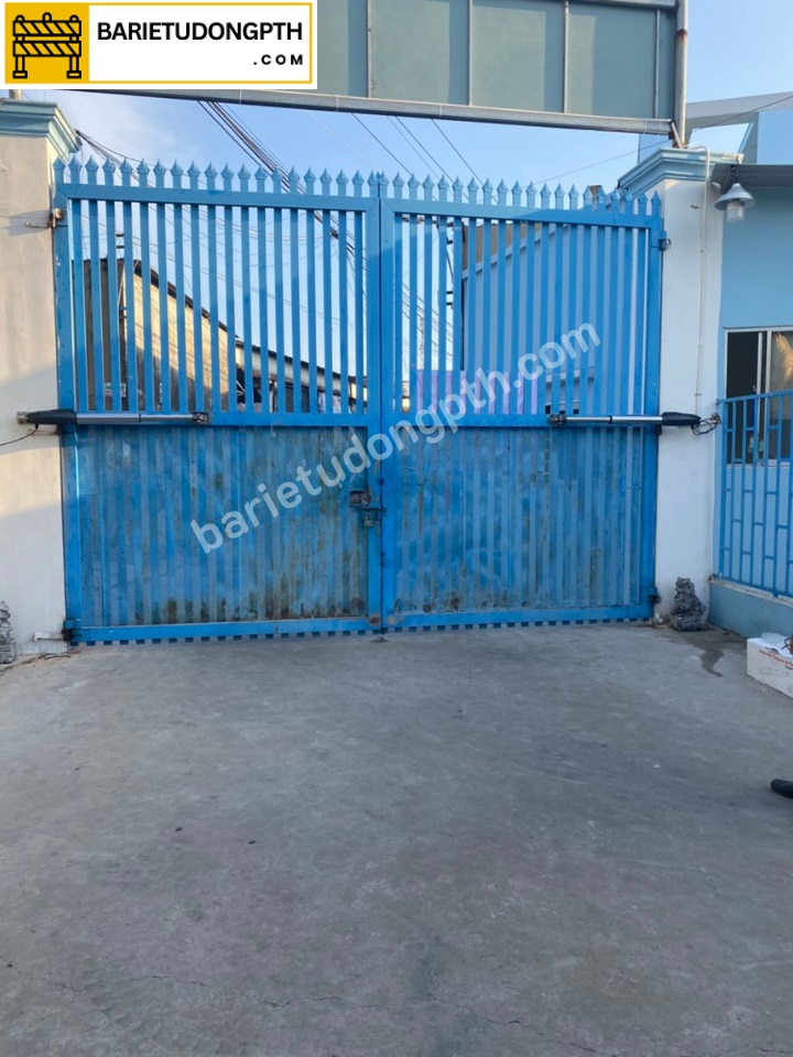 lắp motor tay đòn cổng 2 cánh công ty