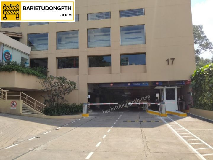 hệ thống giữ xe ô tô khách sạn