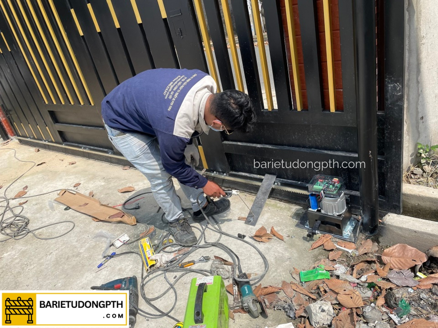 Lắp motor cổng lùa 2000kg tại Vĩnh Long 2 motor cổng tự động tại đắk lắk