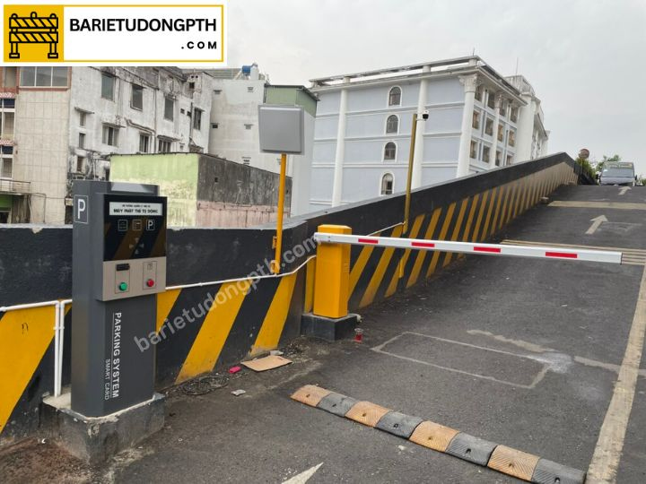 đầu đọc tầm xa ô tô