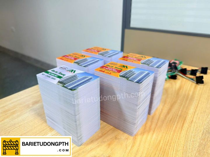 Thẻ từ giữ xe 2 thẻ từ in màu tầm xa