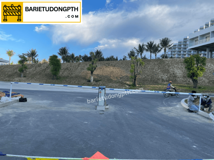 Lắp barie tự động cho khu du lịch, nghỉ dưỡng 2 lắp barie tự động cho khu nghỉ dưỡng