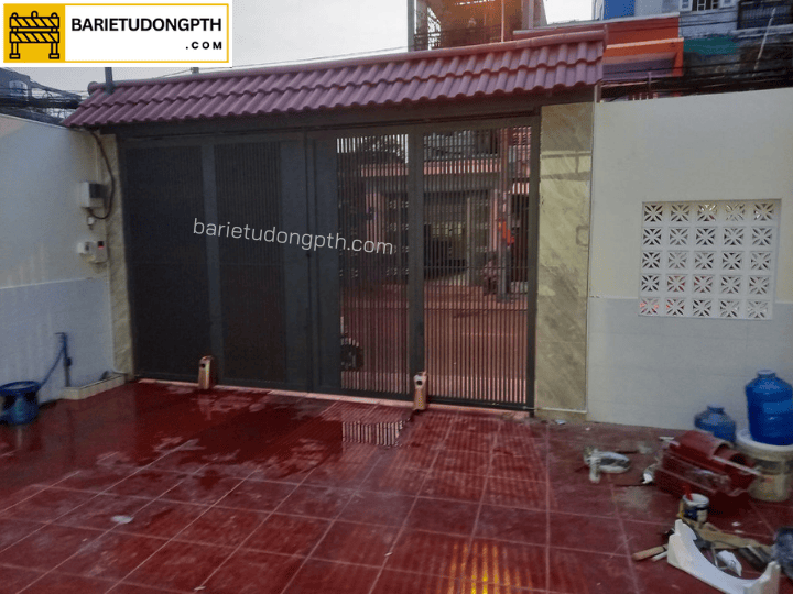 Lắp motor con lăn cho cổng 4 cánh tại Thủ Đức 21 lắp motor con lăn cho cổng 4 cánh xếp gấp tại thủ đức