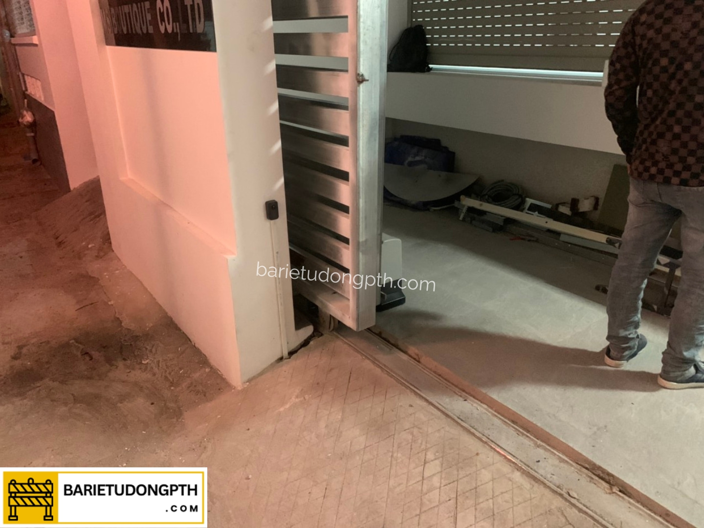 Lắp motor cổng trượt YH cho nhà ở tại Vũng Tàu 2 motor cổng lùa yh-800 cho nhà ở