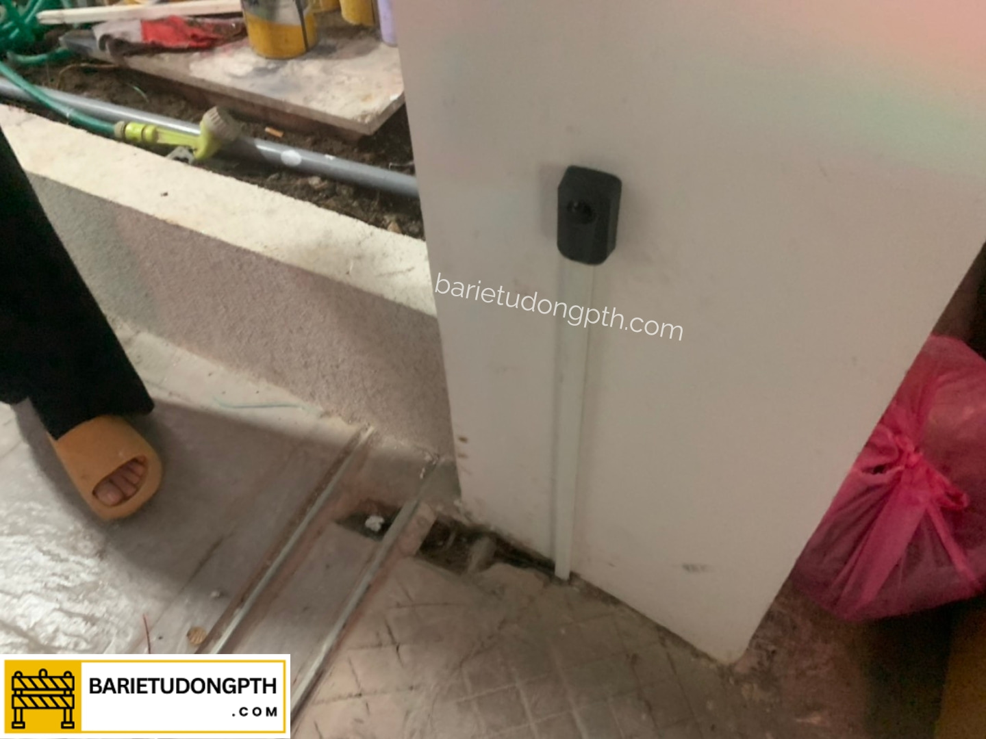 Lắp motor cổng trượt YH cho nhà ở tại Vũng Tàu 4 motor lùa tích hợp cảm biến ir33