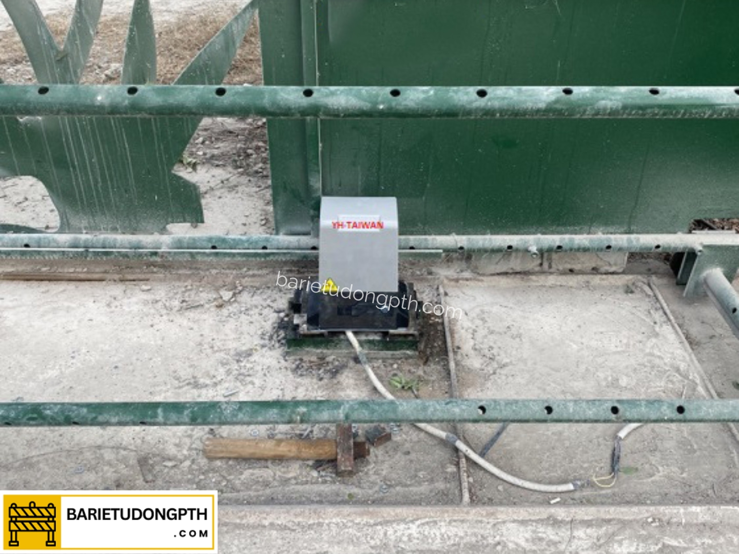 Lắp motor cổng lùa YH-2500 cho KCN Vũng Tàu 3 motor cổng lùa yh-2500 kcn vũng tàu
