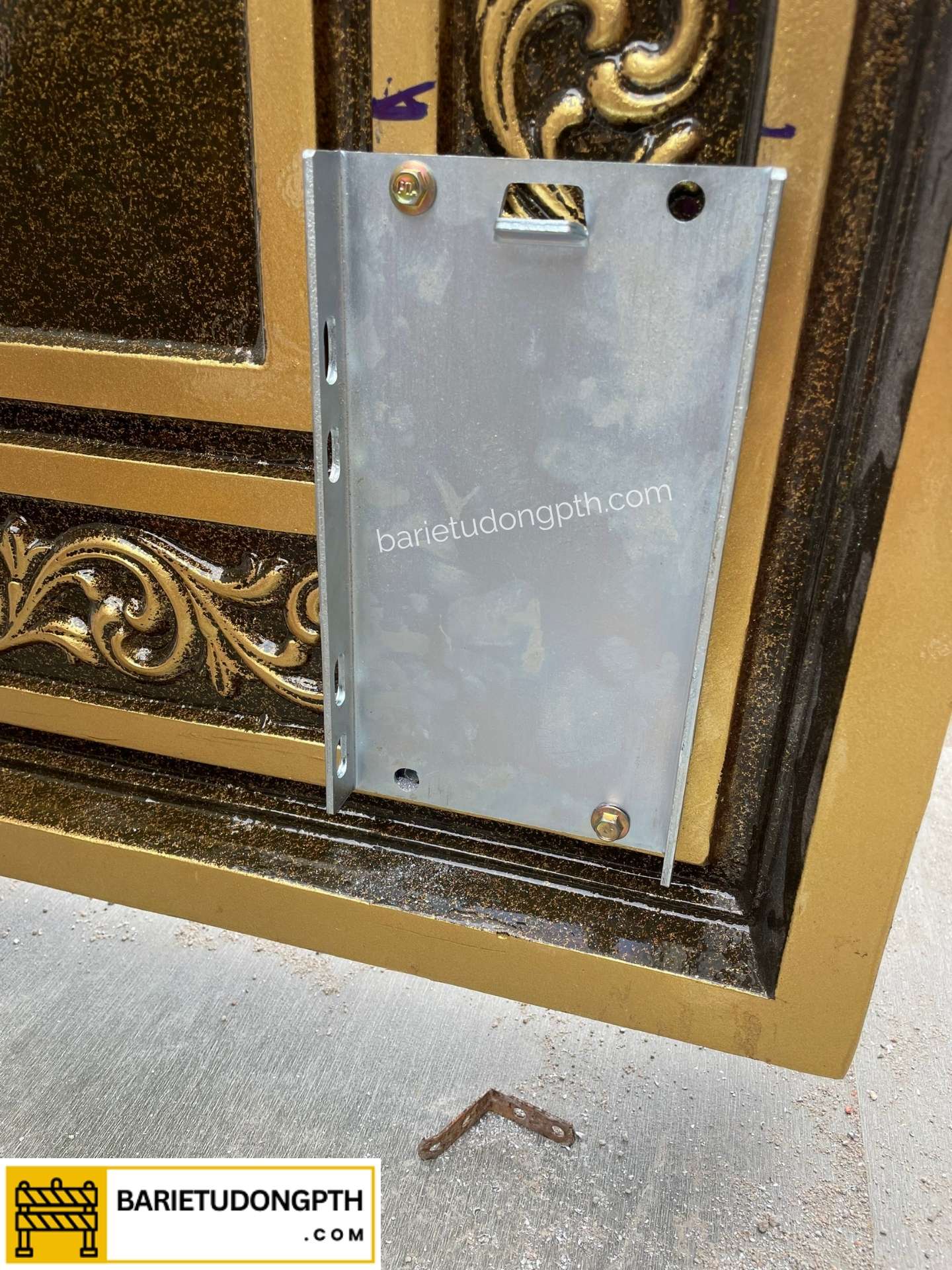 Lắp bộ motor con lăn cho cổng biệt thự tại Vũng Tàu 3 lắp motor con lăn tại Vũng Tàu