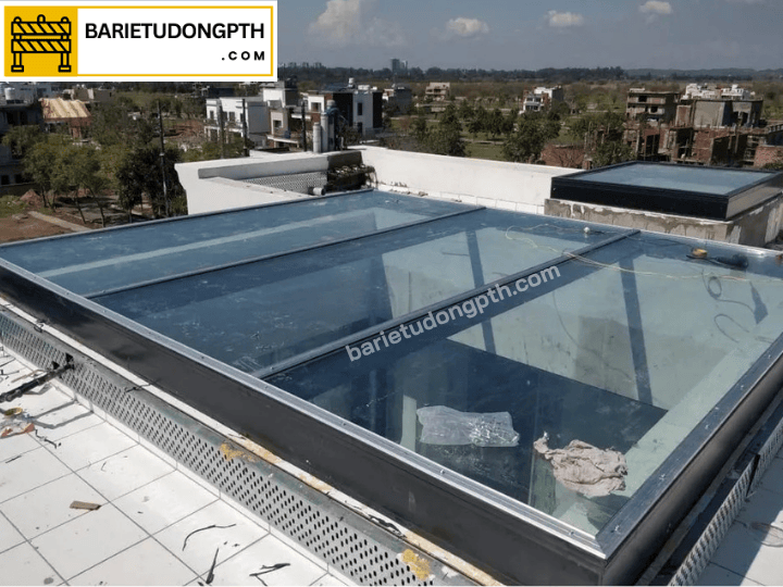 Mái lùa giếng trời di động lấy sáng, thông gió thông minh 1 lắp mái kính trượt giếng trời tự động