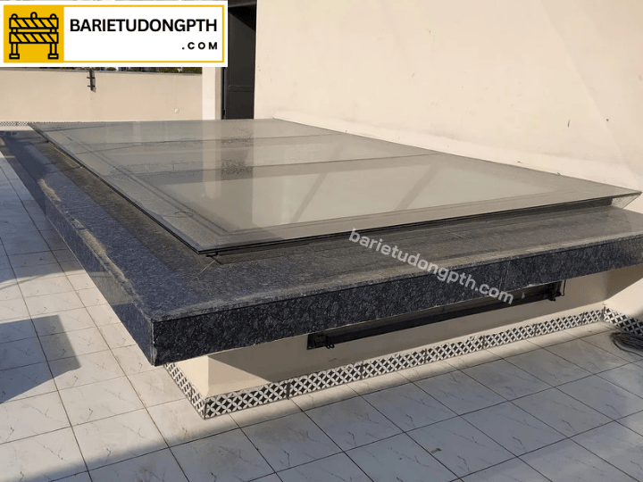 Mái lùa giếng trời di động lấy sáng, thông gió thông minh 7 giá mái kính cường lực