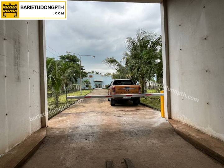 Lắp barie tự động BS-306 tại nhà máy ấp trứng Đồng Nai 2 Nhu cầu kiểm soát phương tiện tại nhà máy ấp trứng